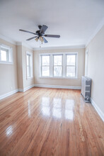 3950 W Roscoe St-Unit -3A in Chicago, IL - Building Photo - Building Photo