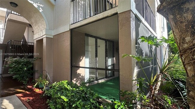 10111 W Sunrise Blvd in Plantation, FL - Building Photo - Building Photo