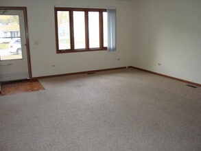 2217 Hermon Ave in Zion, IL - Building Photo - Building Photo