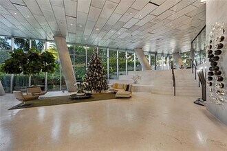 2669 S Bayshore Dr in Miami, FL - Building Photo - Building Photo