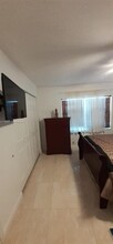 3181 S Ocean Dr, Unit 208 in Hallandale Beach, FL - Building Photo - Building Photo