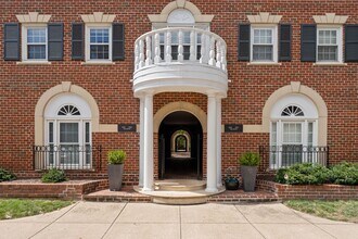 1066 N Royal St in Alexandria, VA - Building Photo - Building Photo
