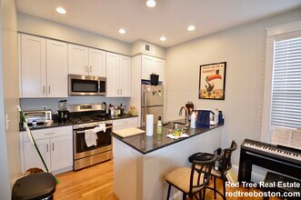 405 S Huntington Ave, Unit 2R in Boston, MA - Building Photo - Building Photo