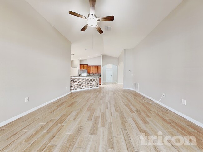 12522 Cricklewood Dr in Spring Hill, FL - Foto de edificio - Building Photo