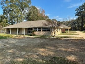 3708 Little Farms Dr in Zachary, LA - Building Photo