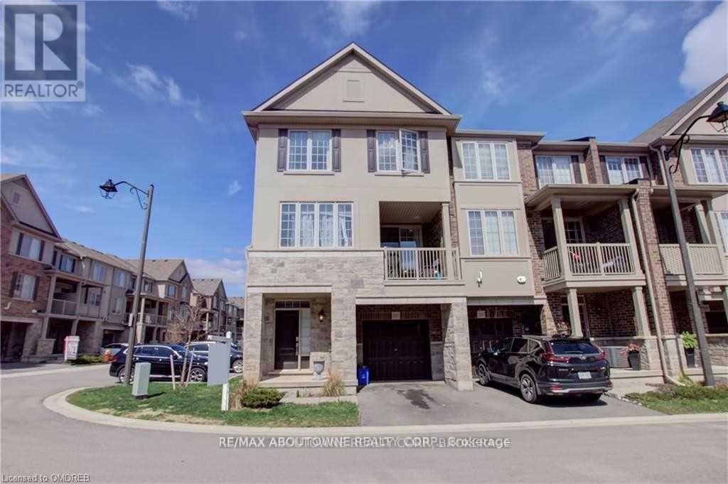 3113 Blackfriar Cmn in Oakville, ON - Building Photo