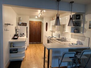 7 W Superior St, Unit 2 in Duluth, MN - Building Photo - Building Photo