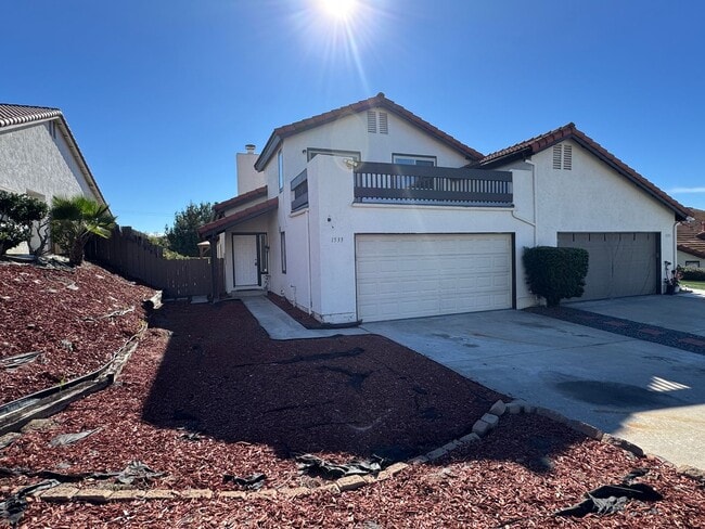 property at 1533 Woodpine Dr