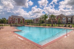 Windshire Apartments in Pasadena, TX - Building Photo