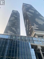 55 Cooper St in Toronto, ON - Building Photo