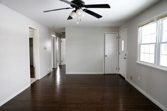 16 Beckwith Road in Rochester, NY - Foto de edificio - Building Photo