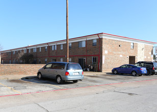 Watertower Villas in Irving, TX - Building Photo - Building Photo