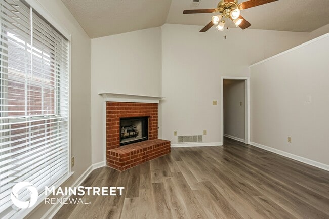 7605 Davis Pkwy in Southaven, MS - Foto de edificio - Building Photo