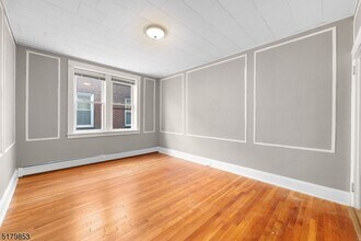 1109 Main St-Unit -3B in Paterson, NJ - Foto de edificio - Building Photo