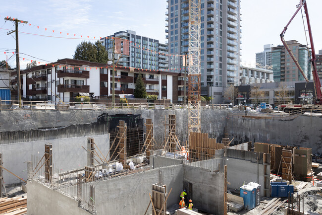 Lennox in North Vancouver, BC - Building Photo - Building Photo