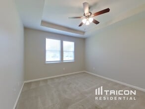 11794 Parker Lakes Drive in Jacksonville, FL - Building Photo - Building Photo
