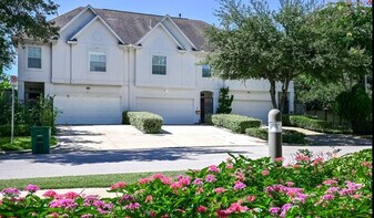 6714 Montclair Dr in Houston, TX - Building Photo