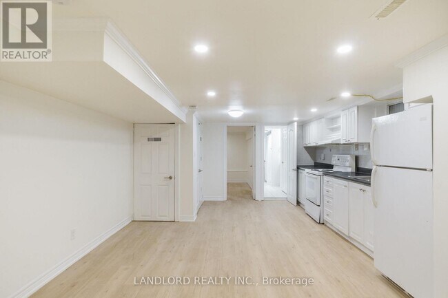 107 Nairn Ave in Toronto, ON - Building Photo - Building Photo