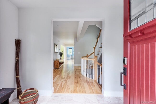 21 Contentment Ln in Red Hook, NY - Building Photo - Building Photo