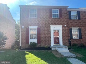 8523 Pine Run Ct in Ellicott City, MD - Building Photo