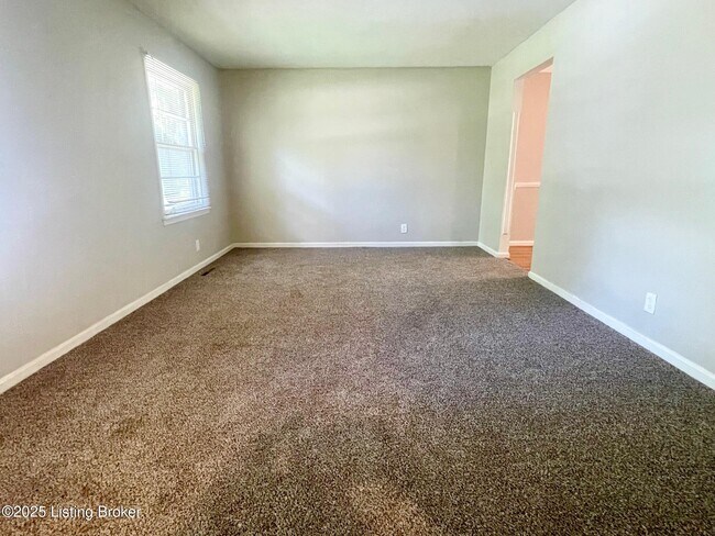 2421 Ridgeview Ave in Louisville, KY - Building Photo - Building Photo