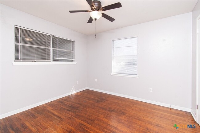 property at 1005 S 5th St