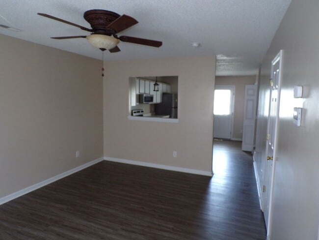 1401 Timberlake Trail