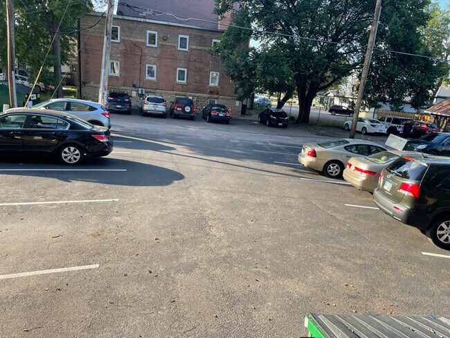 418 S 4th St in Mankato, MN - Foto de edificio - Building Photo