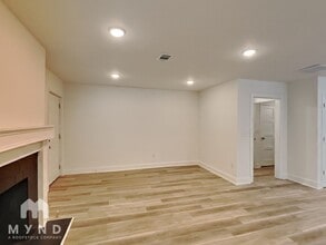 2000 Cascade Rd in Atlanta, GA - Building Photo - Building Photo