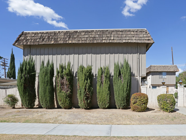 3395 E Sierra Madre Ave in Fresno, CA - Building Photo - Building Photo