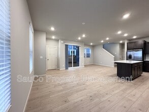 8309 SE Crescent Dr in Hillsboro, OR - Building Photo - Building Photo