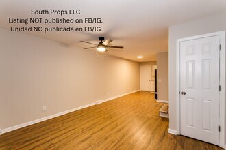 925 N Jan-Mar Dr in Olathe, KS - Building Photo - Building Photo