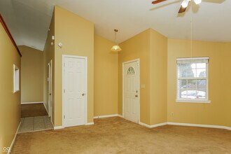 1167 Oak Leaf Rd in Franklin, IN - Building Photo - Building Photo
