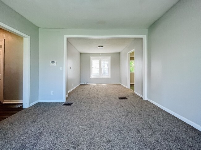 property at 2813 S Jefferson St