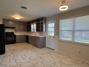 110 W Virginia Ave in Temple, TX - Building Photo - Building Photo