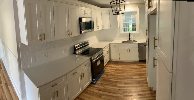 2512 Violet Ave in North Charleston, SC - Building Photo - Building Photo