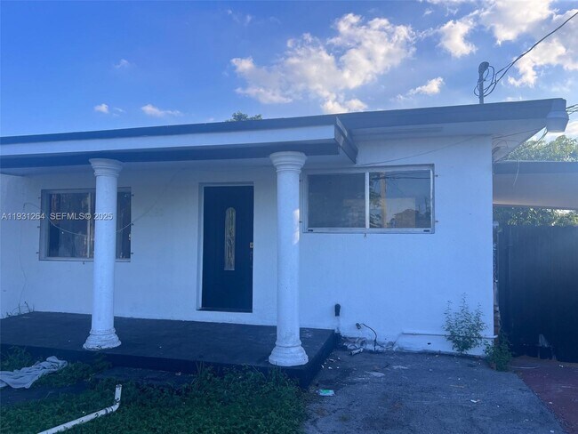 3090 NW 29th St in Miami, FL - Building Photo - Building Photo