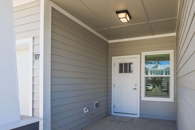 432 Date Palm Ln in Freeport, FL - Building Photo - Building Photo