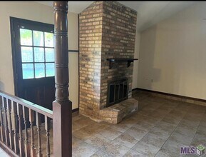211 Chantilly Dr in Houma, LA - Foto de edificio - Building Photo
