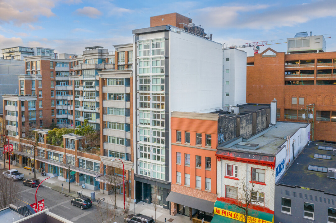 247 Georgia St E in Vancouver, BC - Building Photo