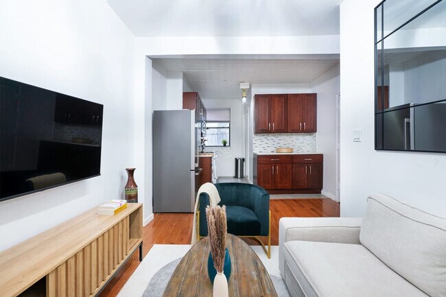 454 W 47th St in New York, NY - Building Photo - Building Photo