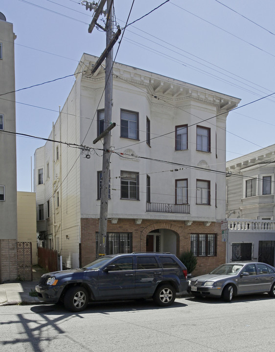 1671 Greenwich St in San Francisco, CA - Building Photo