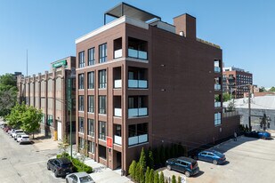 120 N Willard Ct in Chicago, IL - Building Photo