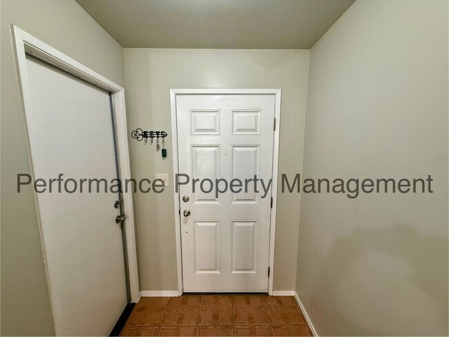 719 Kyra Ave in Mc Farland, CA - Building Photo - Building Photo