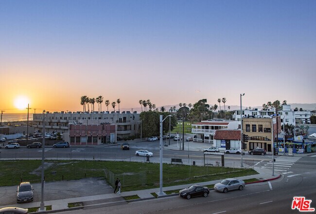 179 Culver Blvd in Los Angeles, CA - Building Photo - Building Photo