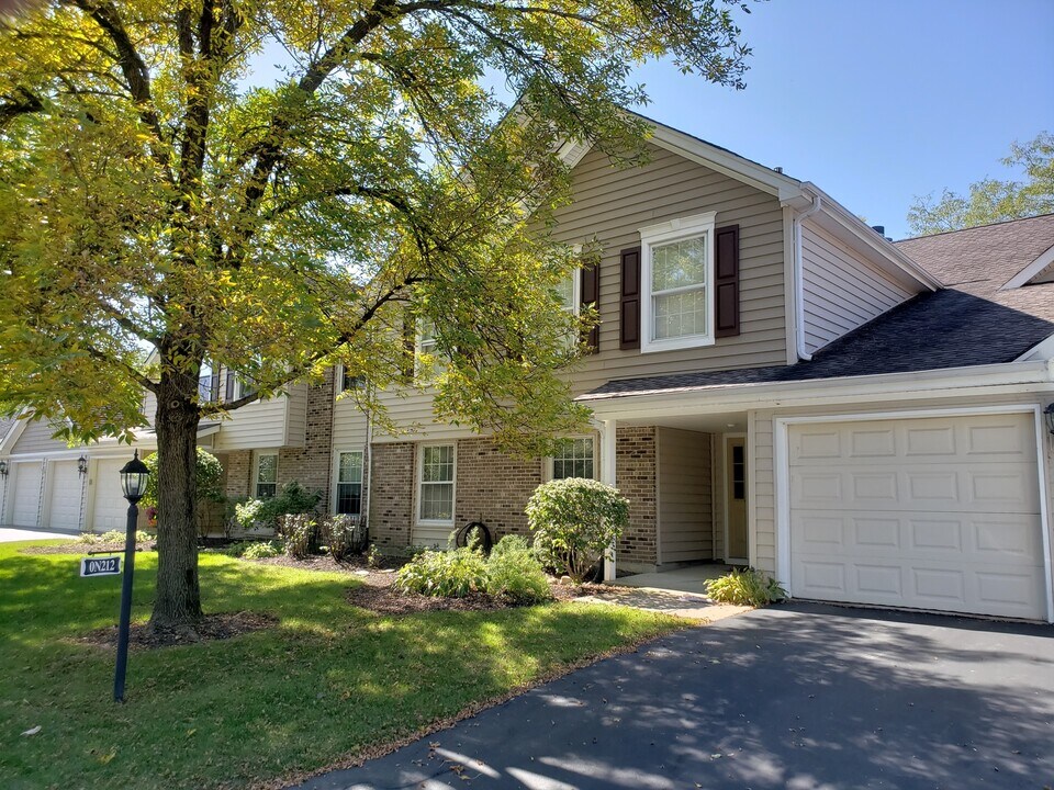 0N212 Windermere Rd in Winfield, IL - Building Photo