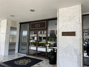625 Biltmore Way in Coral Gables, FL - Building Photo - Building Photo