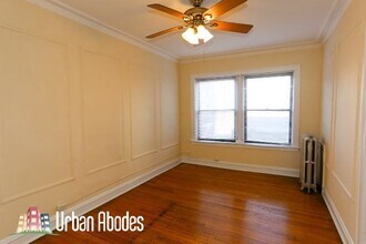 1160 N Dearborn St, Unit J04W in Chicago, IL - Building Photo - Building Photo