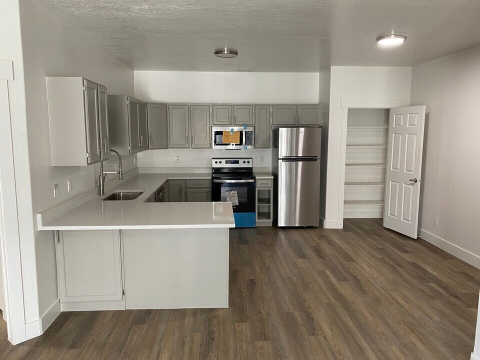 363 Belmont Pl in Provo, UT - Building Photo