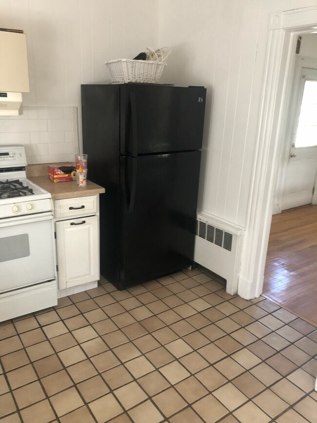 110 S Main St, Unit 1 in Pearl River, NY - Foto de edificio - Building Photo